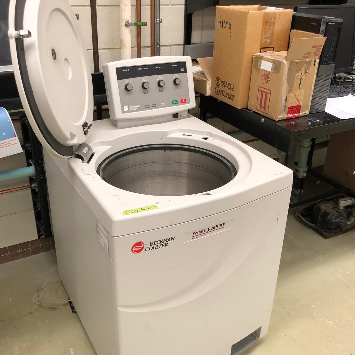 High-capacity centrifuge