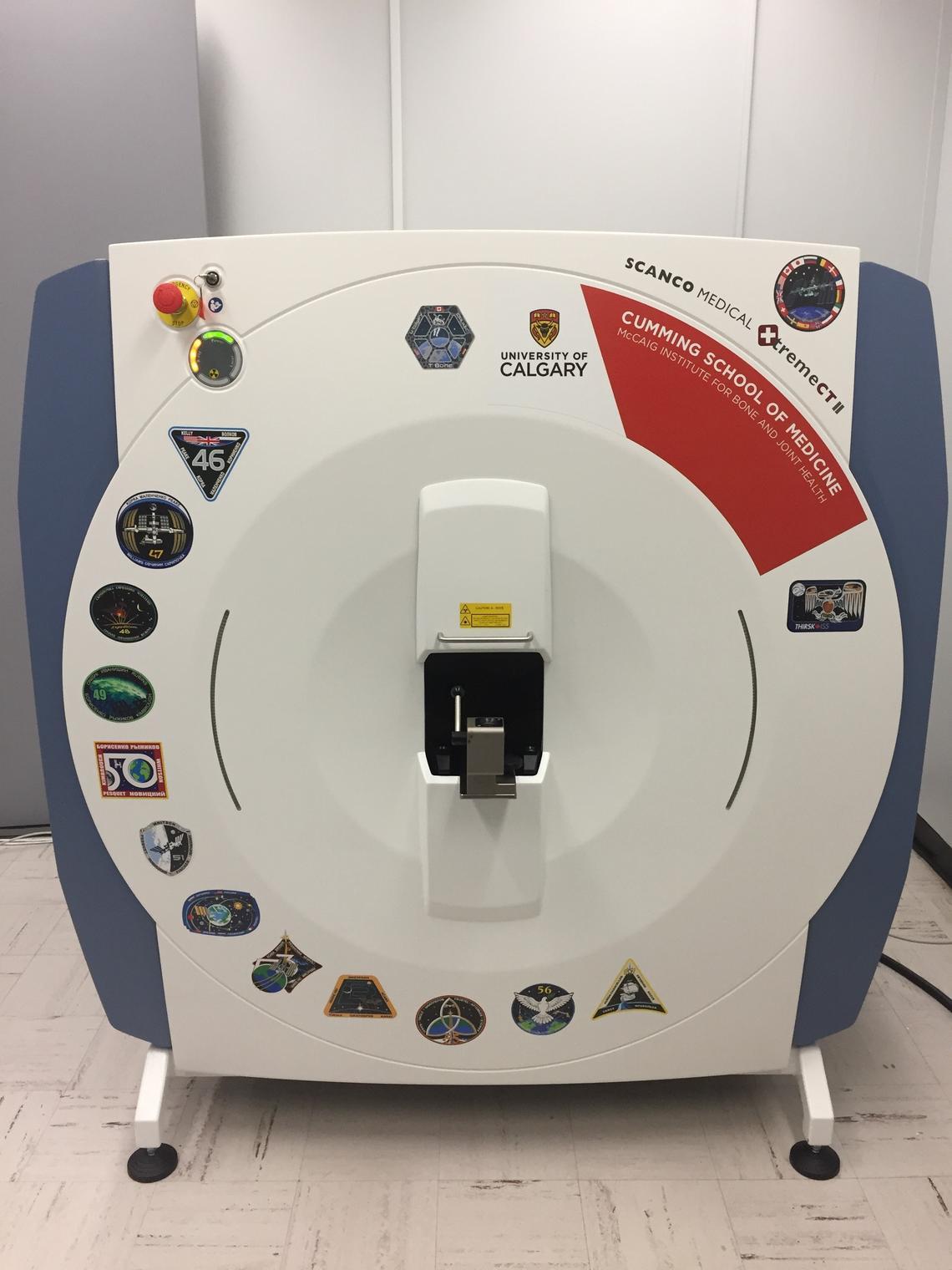 3D high resolution peripheral quantitative computed tomography (HR-pQCT) scanner